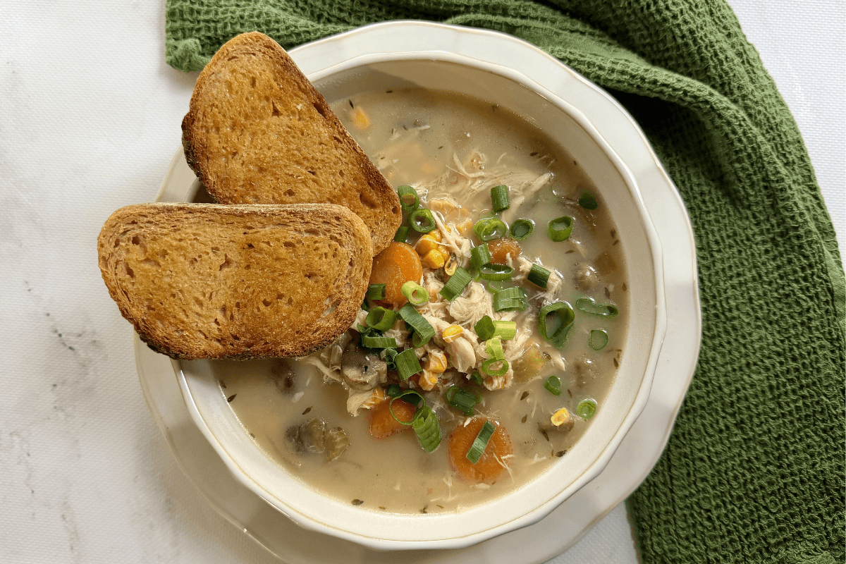Slow Cooker Chicken and Veggie Soup